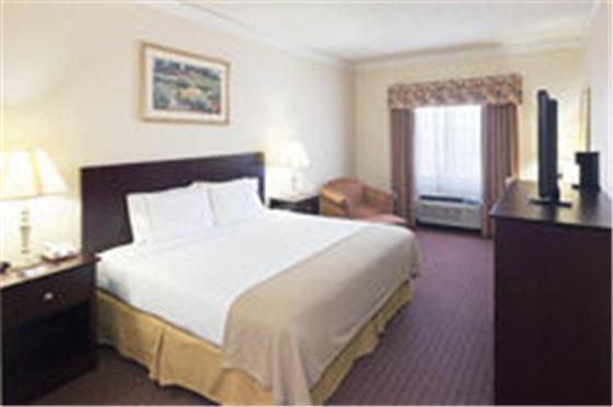 Holiday Inn Express Hotel & Suites Plainview By Ihg Exterior photo